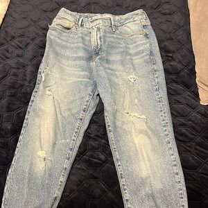 Good American boyfriend jeans!